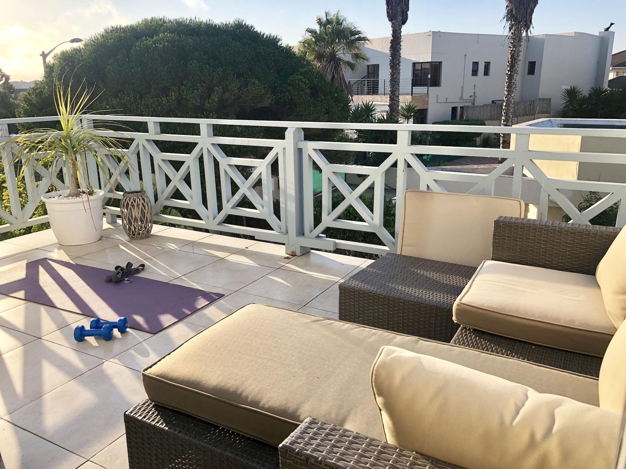 5 Options Guest House Bloubergstrand Eksteriør billede