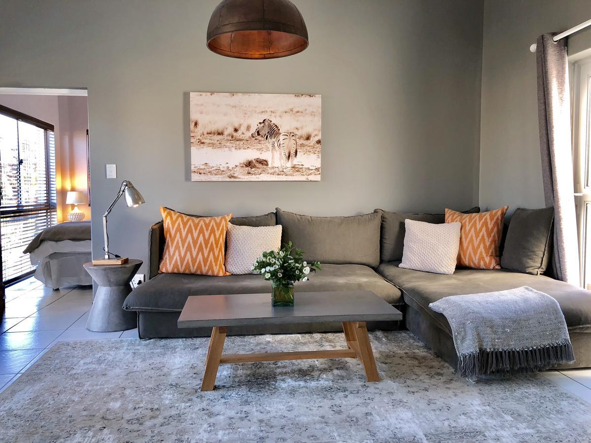 5 Options Guest House Bloubergstrand Eksteriør billede